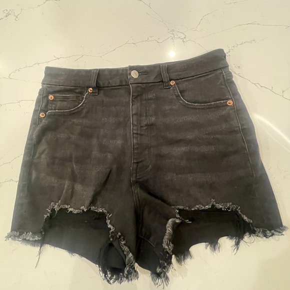 Women’s Black American Eagle Curvy Hi-Rise Shorty Jean Shorts Size 12 - Picture 2 of 7